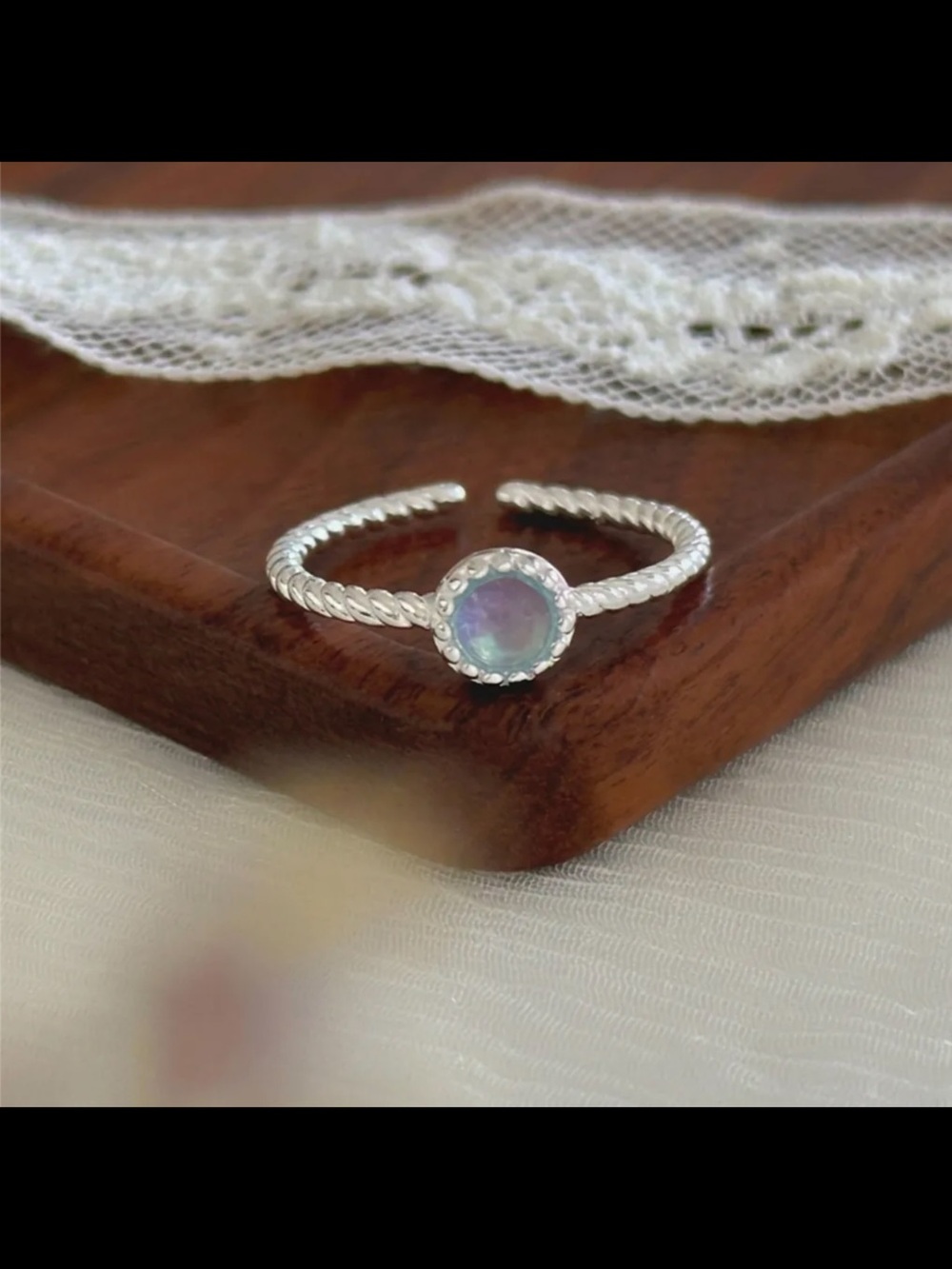 2425-83 925 Sterling Silver Round Aquamarine Blue Stone Twisted Band Adjustable